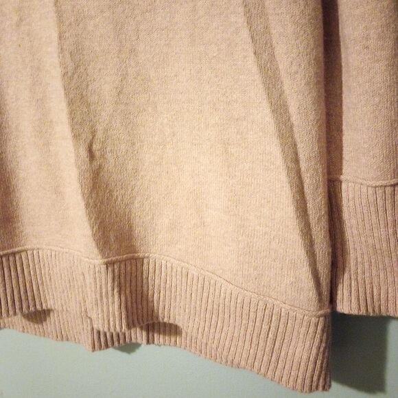 Eddie Bauer acrylic and wool V Neck sweater with ribbed trim - Picture 11 of 11